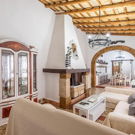 Holiday home Mellizos